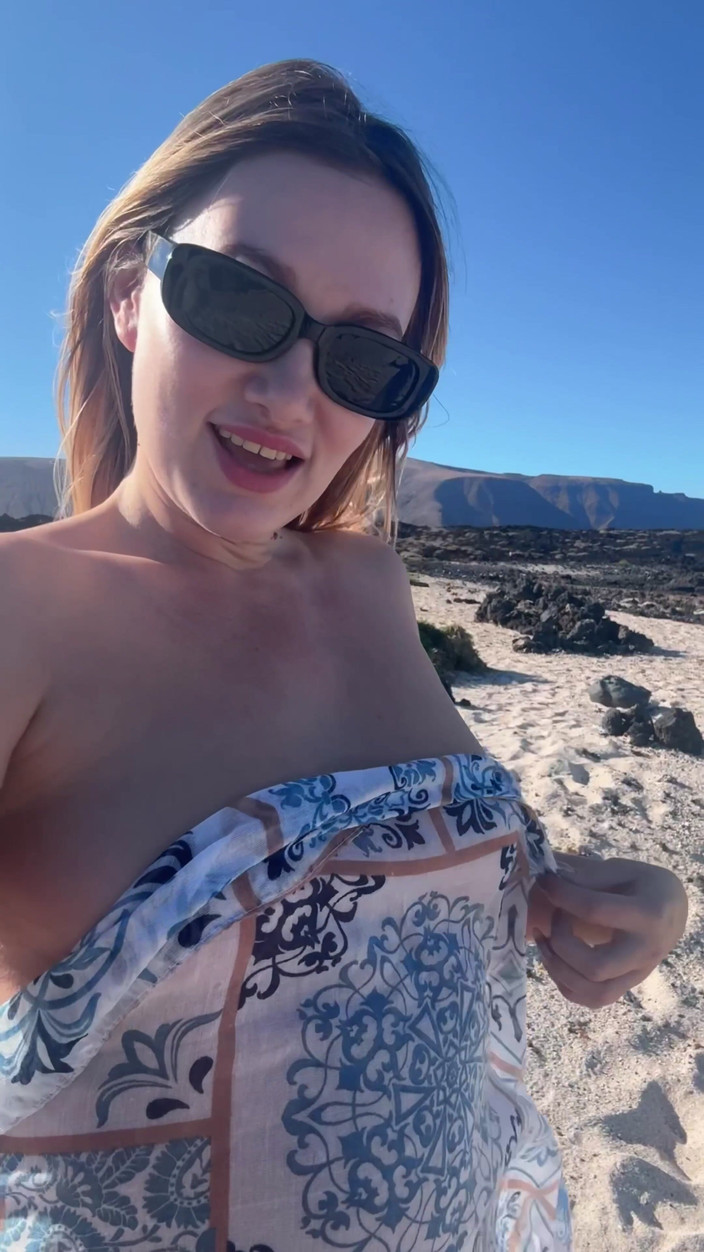 Emma Voyeur: Girl No Panties Flashing Pussy and Tits Public Compilation