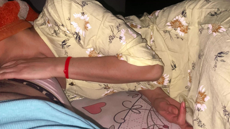 Desifilmy45: 和哥度过了整整整一晚，并享受了完整的重口味性爱