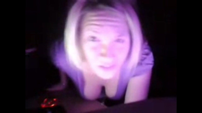 Dogging after dark: ภาษาหื่นสกปรก ท่าหมา