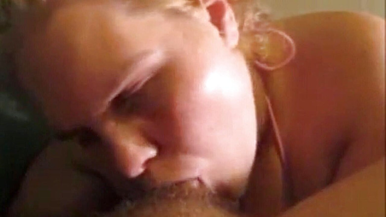 Fat House Wife: Seksowna żona połyka penisa w całości, zanim bierze go surowe oklep...