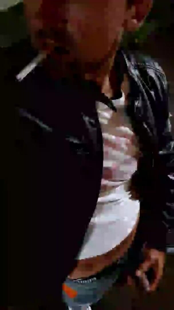 Slutboyben: रंडीबॉयबेन कैम4 सेक्सी फ्लैशलाइट दिखावटी सार्वजनिक रूप से