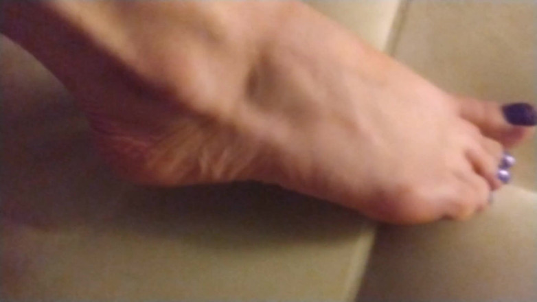 Missy Megz: Sensual sexy legs playing