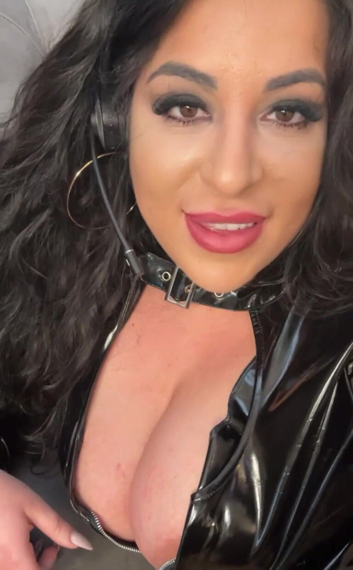 LadyAyse5: Seja minha escrava sexual - parte 63