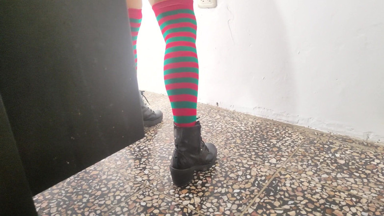 Martin13: Minha madrasta sexy e peituda é a melhor no Natal. Real...