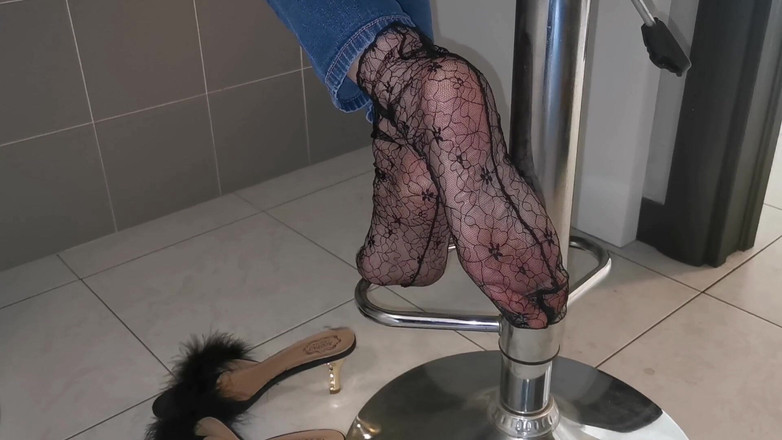 Yvonne: 献给尼龙鞋底爱好者