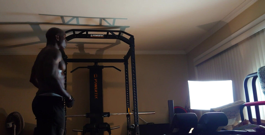 Hallelujah Johnson: 今天在我的健身之旅中，我找到了一个励志演讲者jim rhon，它帮助很大