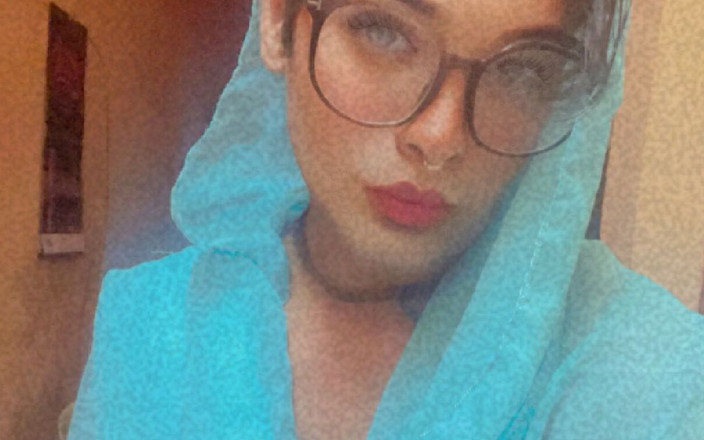 Apple00001: Sissy s análním kartáčem | Anální gap trénink | Sissy Služka Job