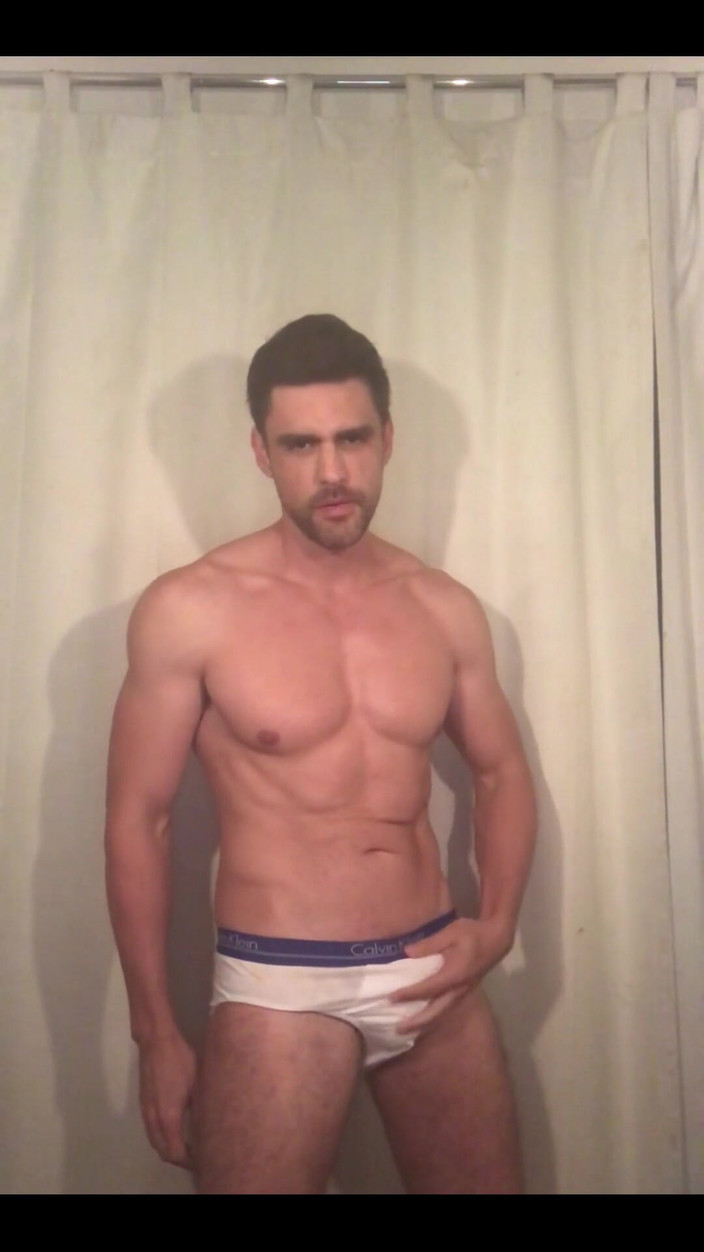 Kylefox: Cine vrea sperma mea?