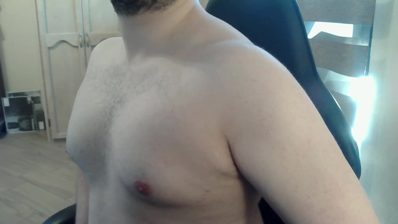 Himbo_Fox: Svalnatý hřebec si hraje se svými bradavkami a svaly