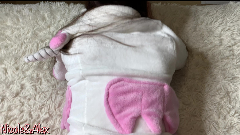 NicoleAndAlex: Mein stiefbruer lässt mich die Spielkonsole nicht spielen. Ich habe...