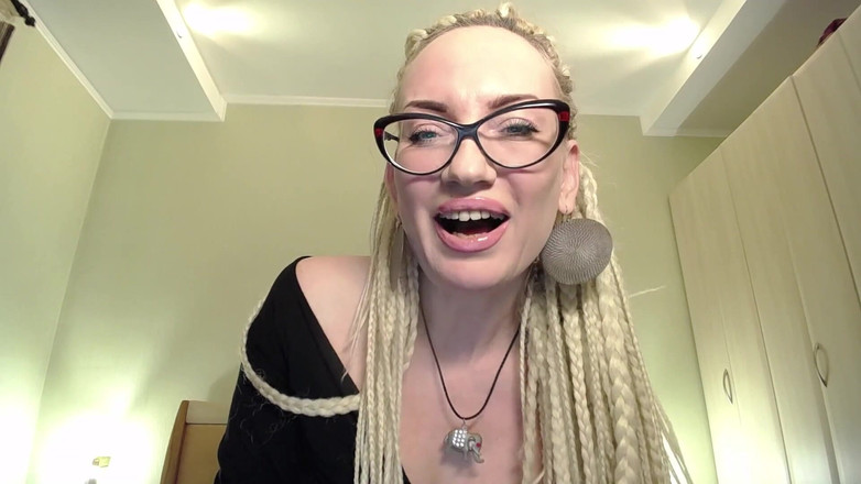 BadAssBitch: 小さなおちんちんを見ると、めちゃくちゃおかしくなります。Just My Laugh