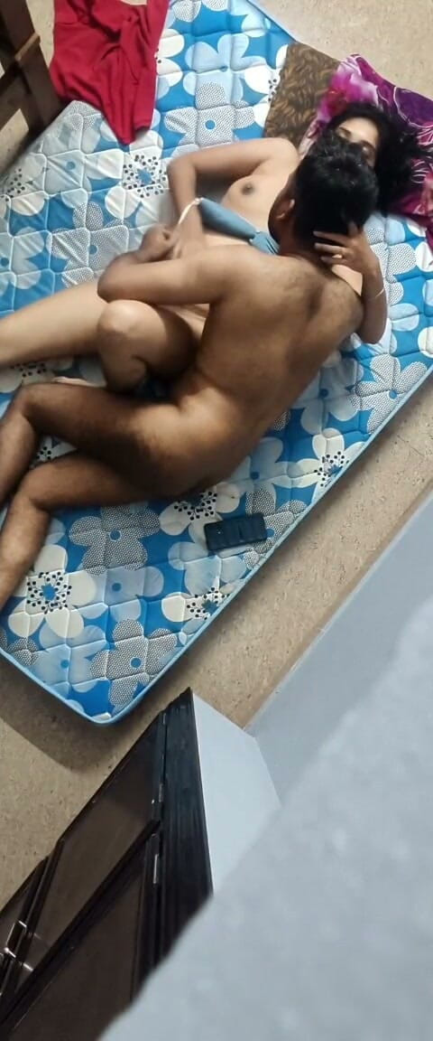 Playboyvinz: 집에서 섹스하는 커플