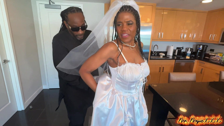 Mr_Majic: De beste man geeft Raven een enorme lading in gezicht...