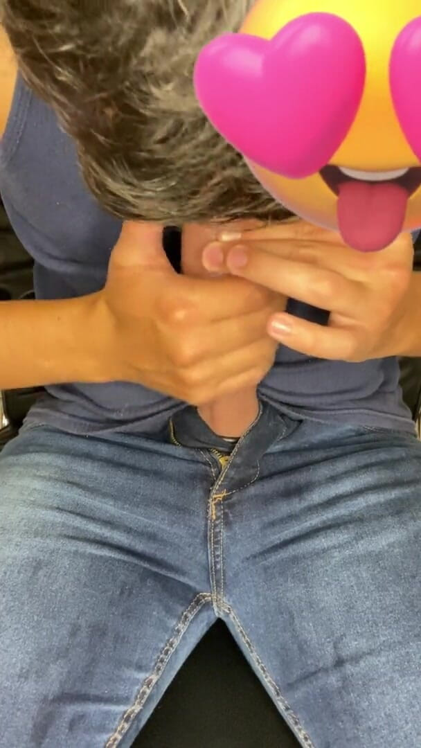 Greedy truck: Ich habe meinen schwanz während einer arbeitspause gelutscht und ich...