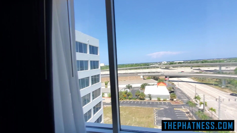 The Phatness: Jenny Picante membuatkan besar itu gila