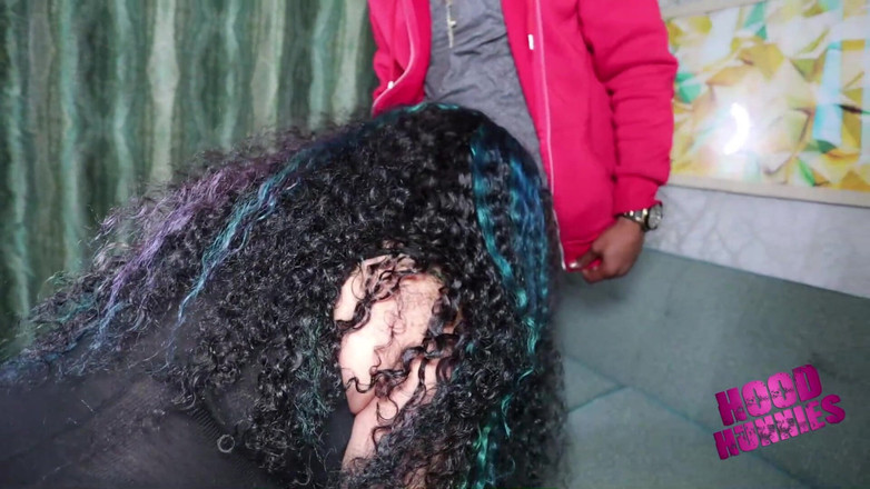 Hood Hunnies: Maya Lewinsky berpantat besar dikongkek keras dalam nyc