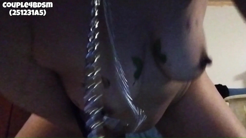 Couple4bdsm: Đụ doggystyle với núm vú kẹp phía trước xem 