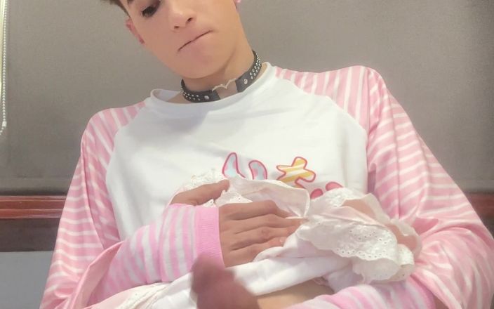 FemmeTwunkie: Fofa Femboy em Rosa (masturbar-se)