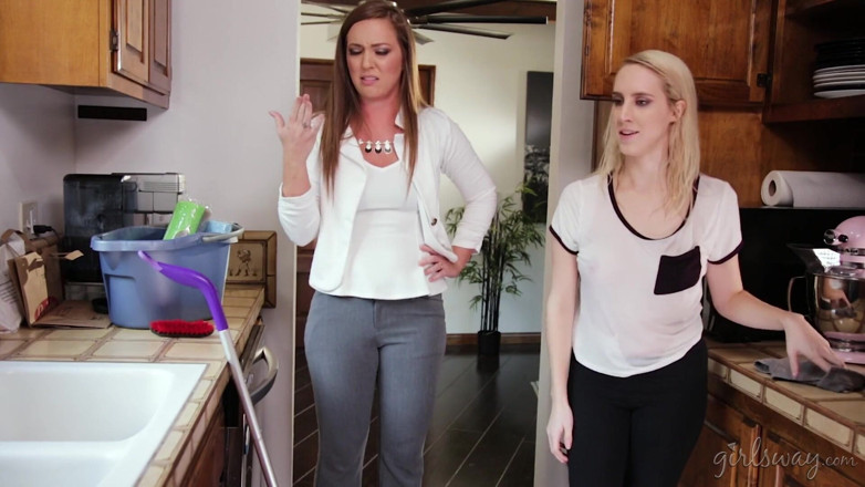 Girlsway: GIRLSWAY - Squirting stories: Mopping up