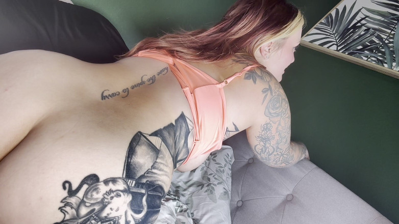 Chandler Knight: Ngentot pacarku sampai muncrat pagi-pagi!