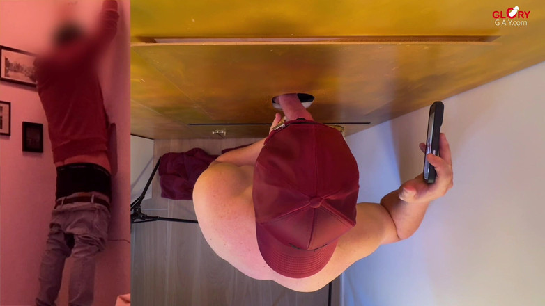 GLORYHOLEGAYS: 쿠키 앤 크림 스페셜 - 남자가 쿠키 위에 엄청난 양을 뿜습니다