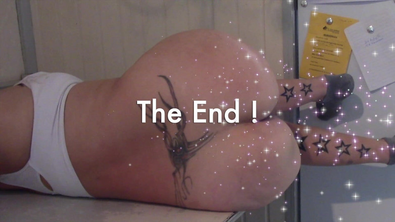 Lusty Mommy and Dirty Daddy: Je me fais baiser sur la table juste après avoir...