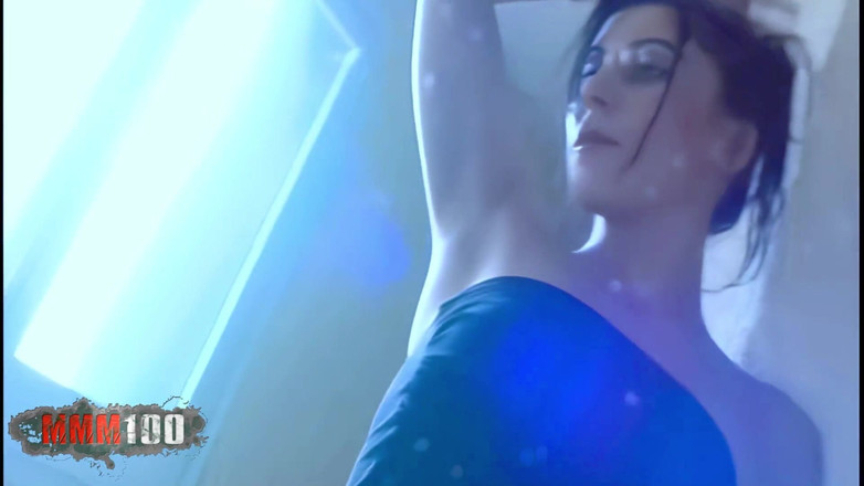 MMM100: Barbara-nux : La super brune Barbara Nux fait un strip-tease torride