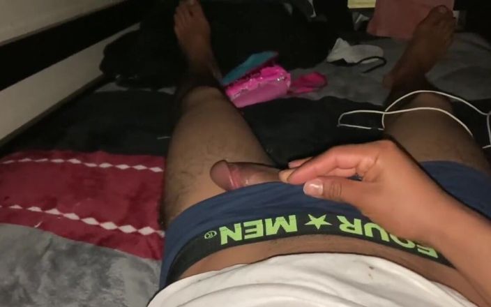 Xooshua (xblue18): Moje macecha nás našla při šukání