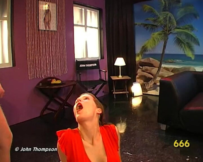 Gang Bang Germany: Винтажный писссс с буккаке-гэнгбэнгом с горячими немецкими крошками John Thompson