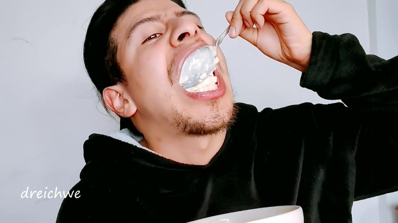 Dreichwe: Comiendo leche de arroz
