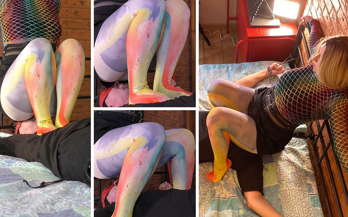 Mistress Legs: Господиня сидить і підстрибує своєю великою нейлоновою дупою на обличчі раба