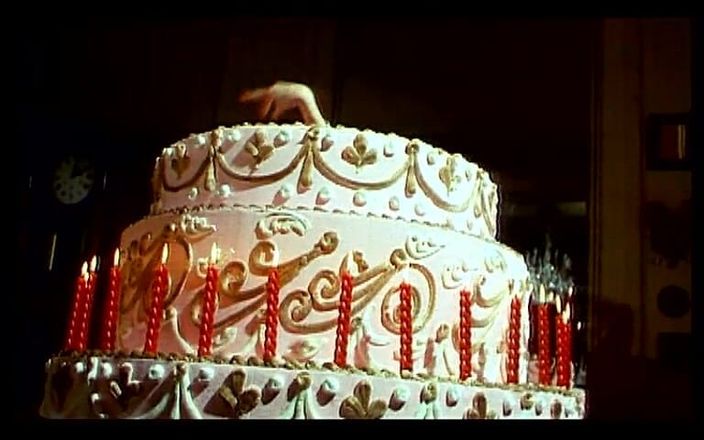 GERMAN PORN CLASSICS: Marilyn Das Haus 1000 Freunden - Marilyn the House of 1000 Friends