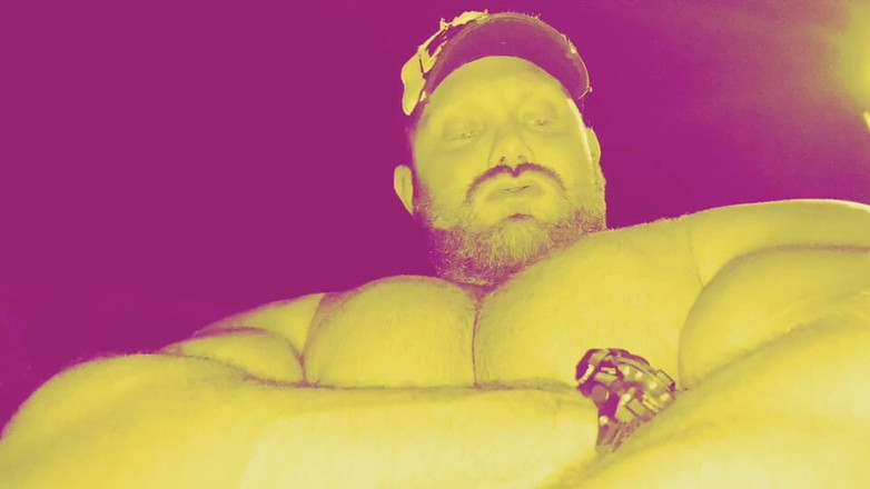 Jack stacked: 체육관이 주차장에서 구부러진 후