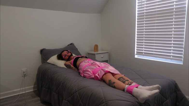 Kink in Time: Sutton's Sultry '50s Bondage Fantasy 4K POV Restraint Ecstasy Awaits!
