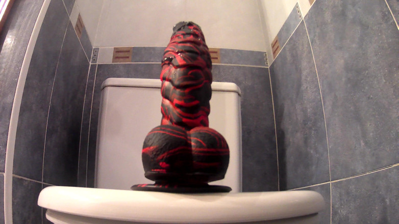 Ane Get Horny: Ruinierter orgasmus mit alien-dildo. Durchsichtiges tanga-höschen