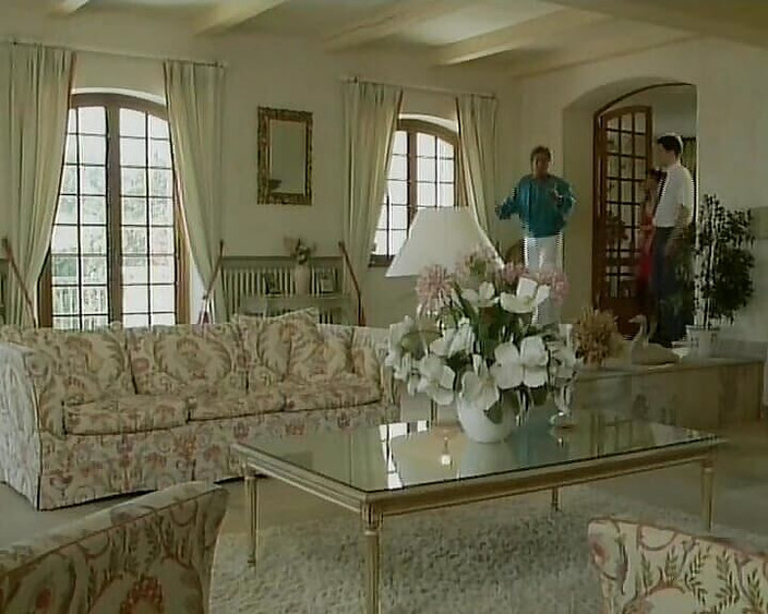 Deutsche XXX Filme: Malá prsatá německá kráska dostane dva tvrdé ptáky hluboko do...