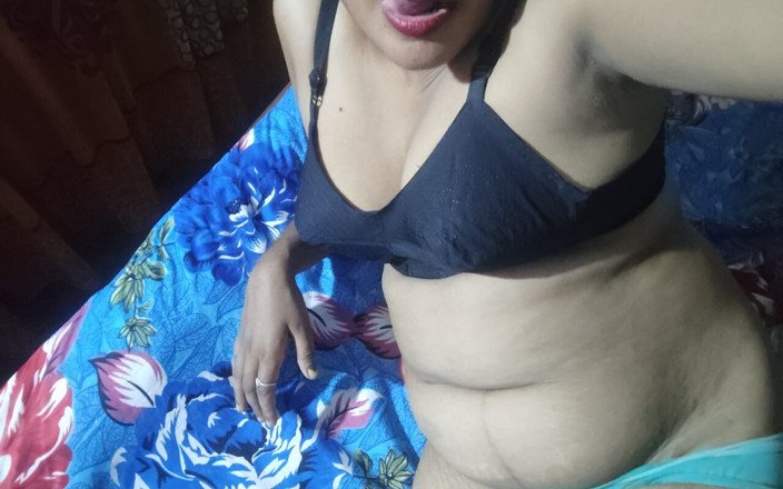 Gudibhabhi206: Indian Housewife Show the Beautiful Pusssy His Stepbrother