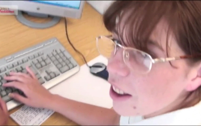 Adult-Auditions: British Saucy Sophie