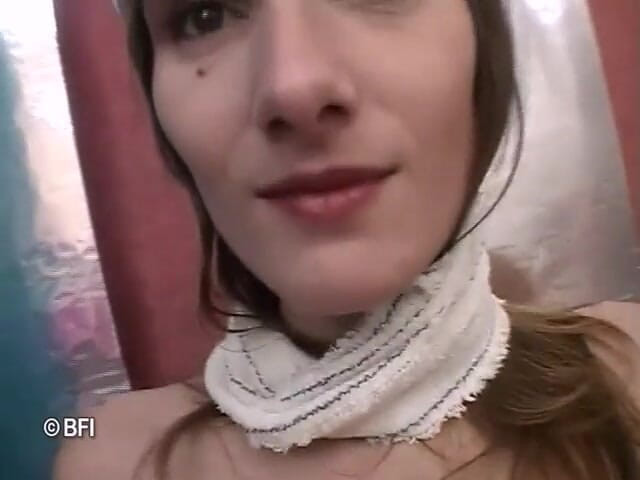 Hardcore Lovers: Ošklivá brunetka sestřička mu kouří péro v POV