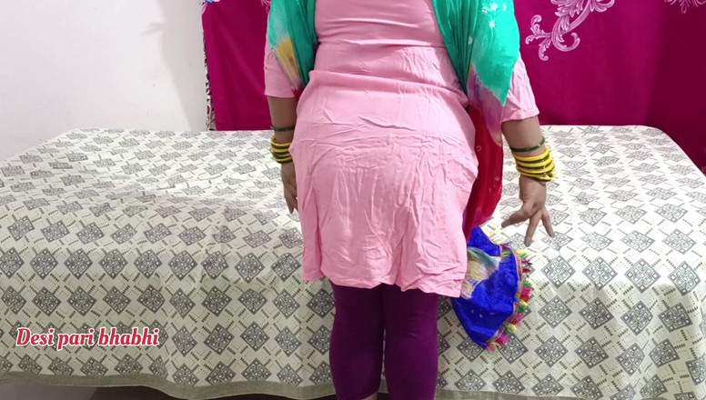 Desi Pari Bhabhi: Desi nevlastní otec hardcore šukání s nevlastní dcerou celý film