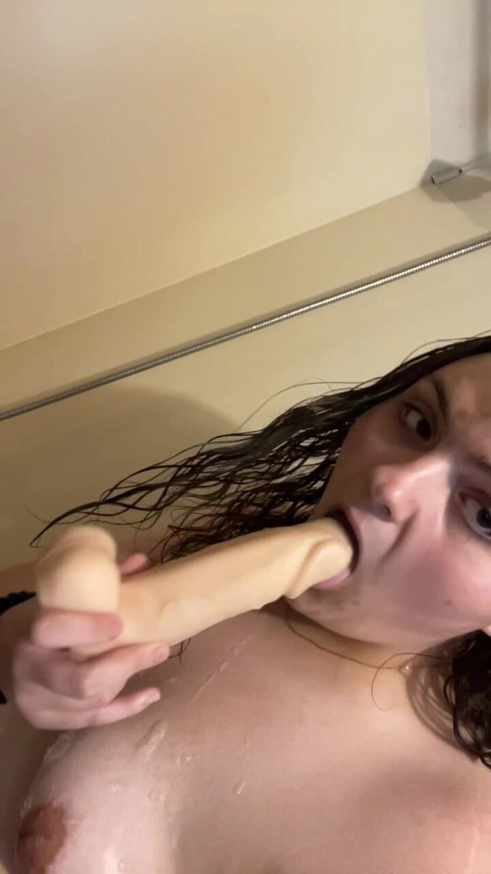 Ava Heart: Having a Good Bath