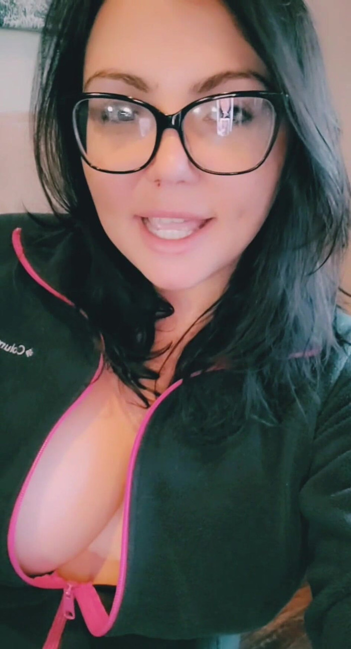 CoyWilder: 有一个美好的一天，很想让你给我发消息