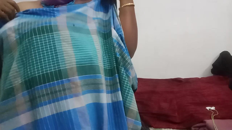 Santhi89: Tamil güzel ev hanımı koca arkadaşını aldatan karısını sikiyor