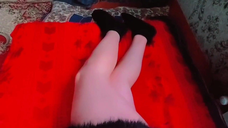 Kitty_Cross: Игривая девушка-транс примеряет симпатичное летнее платье