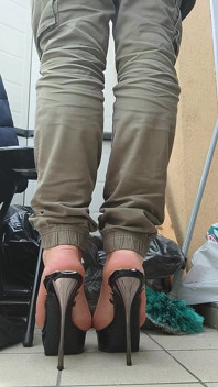 Scopando tacchi e piedi sexy