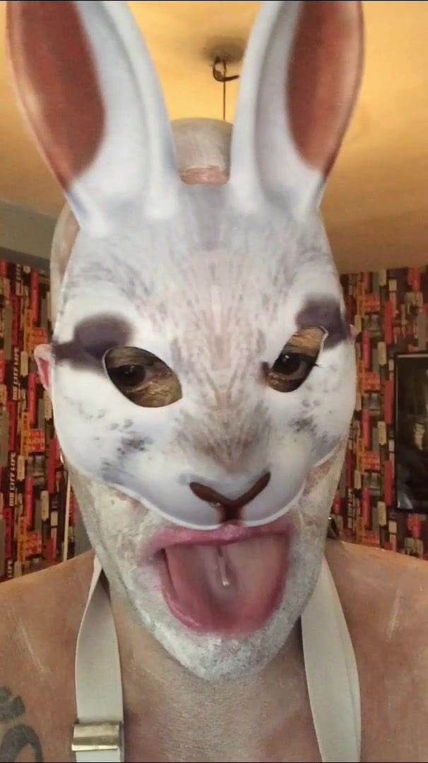 Analzebutt aka the evil lord of ass: 白弱虫バニーはウサギのお尻の穴でハードを取る