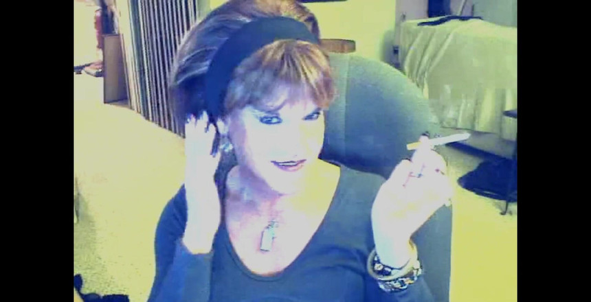 FemmeCheri120: Fumer une Ciggie !