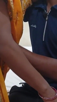 Priya bhabhi chiama il suo fratellastro si scopano la figa e il marito