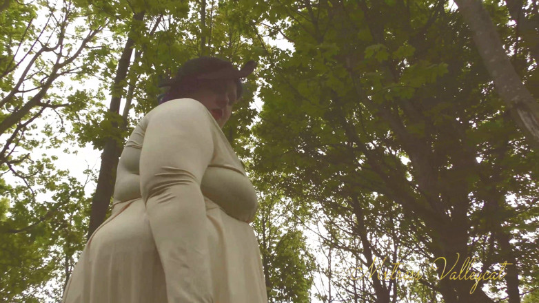 Mxtress Valleycat: Sanguine giantess walks you in the woods