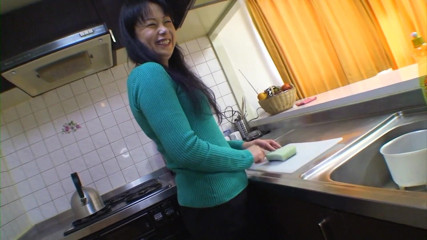 Japan Lust: La boca de una dama japonesa madura se llena con...